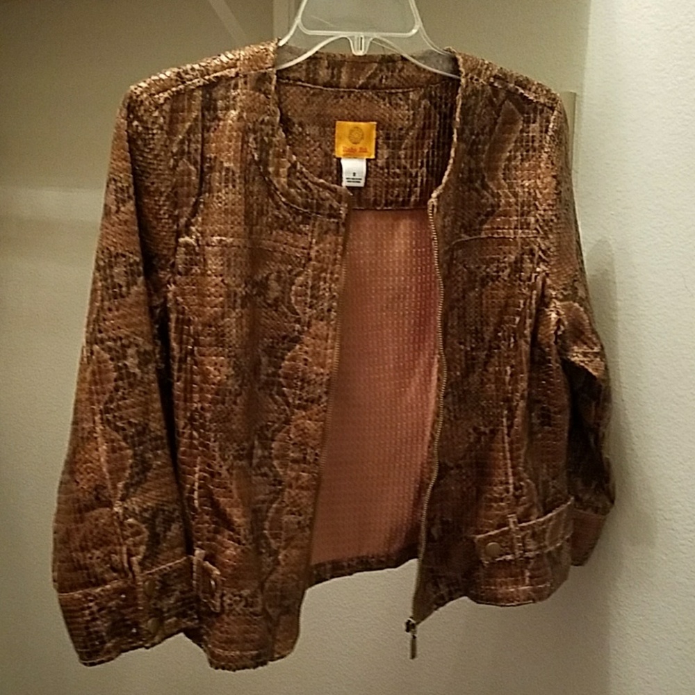 Jacket - Picture 3 of 9